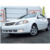 Image 2 : A10 --  2006 CHEVROLET OPTRA 5 LT, White, 226371 KM