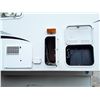Image 42 : OF -- 2002 CITATION SUPREME BY GENERAL COACH 9’ 6”APX