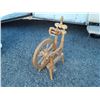 Image 2 : Wooden spinning wheel