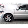 Image 28 : C4 --  2000 MERCEDES ML 55 AMG AWD, Grey, 250208 KM