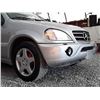 Image 34 : C4 --  2000 MERCEDES ML 55 AMG AWD, Grey, 250208 KM