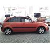 Image 8 : E6 --  2006 KIA RIO 5, Orange, 263439 KM