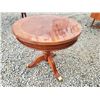 Image 1 : Round Pedestal table