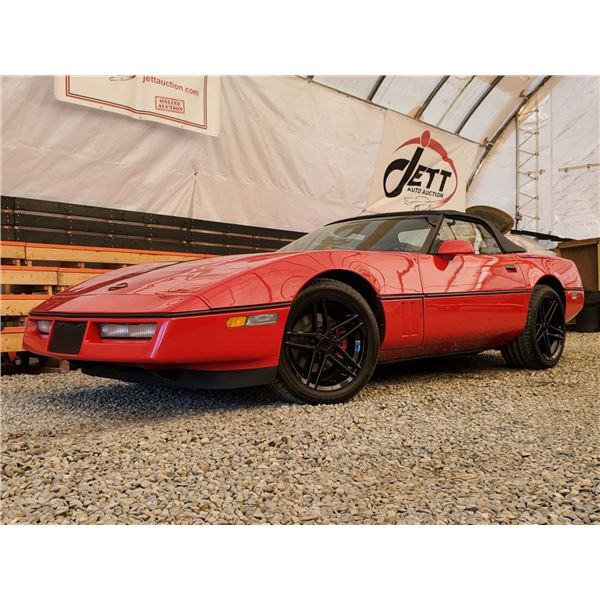 0B --  1990 CHEVROLET CORVETTE CONVERTIBLE, Red, 182758 KM