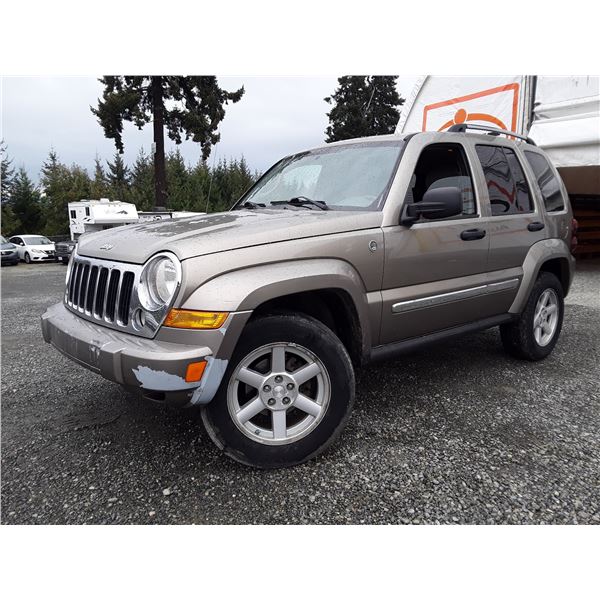 E5 --  2005 JEEP LIBERTY LTD 4X4, Brown, 246816 KM