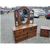 Image 5 : 4 piece Set of bedroom Dressers