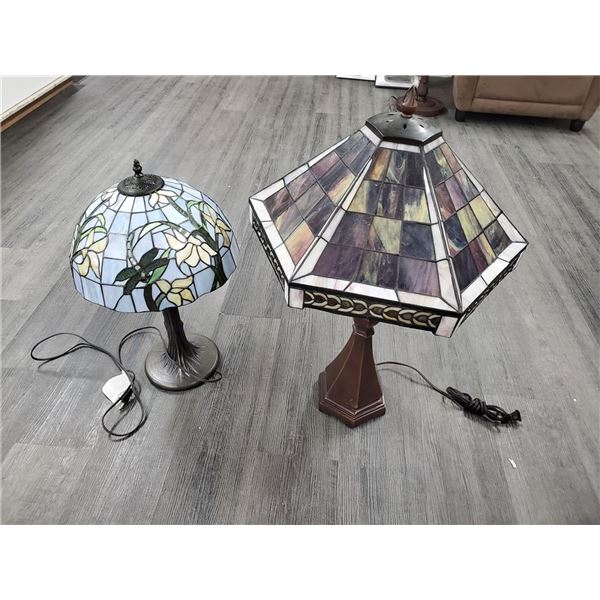 Lot of two Tiffany Style table Lamps