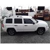 Image 11 : E6 --  2009 JEEP PATRIOT LIMITED 4X4, White, 210290 KM