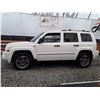 Image 21 : E6 --  2009 JEEP PATRIOT LIMITED 4X4, White, 210290 KM