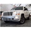 Image 3 : E6 --  2009 JEEP PATRIOT LIMITED 4X4, White, 210290 KM