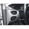Image 60 : A9 --  2002 FORD FOCUS SE , Silver, 303353 KM  "NO RESERVE"