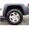 Image 24 : F1 --  2002 JEEP LIBERTY SPORT 4X4, White, 202750 KM