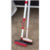 Image 2 : 2 Curling Brooms
