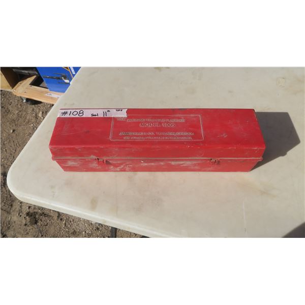 Model 1005 Warning triangle flare kit