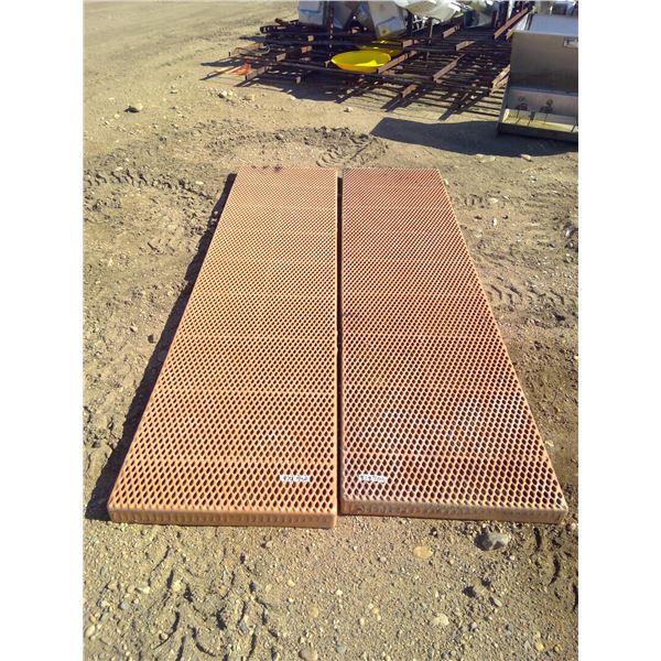 2x Rubber Coated Floor Grating (120 x 30" each)