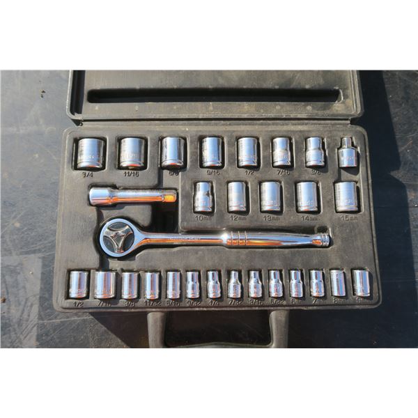 Mastercraft 3/8" Metric Socket Set