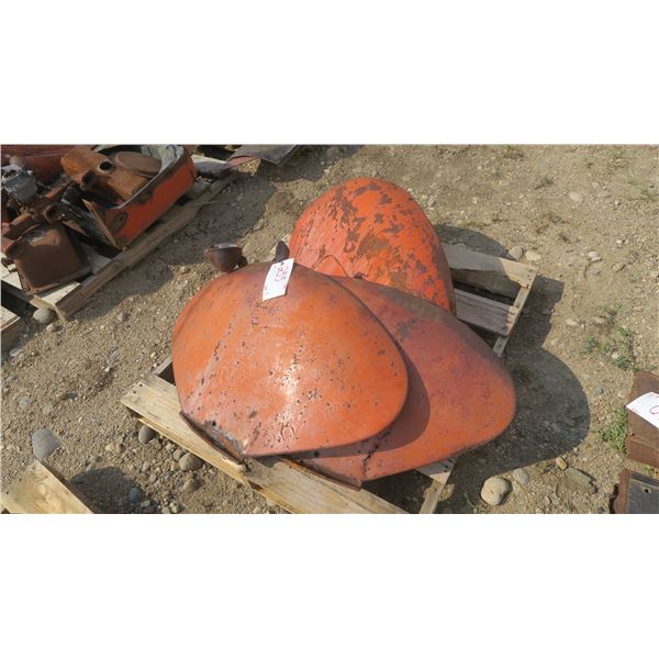 pallet with 4 misc. tractor fenders.