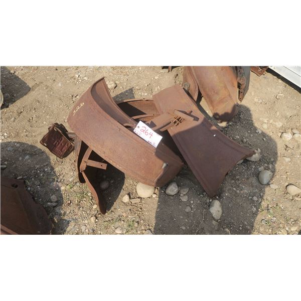 4 misc. ford model A or T fenders