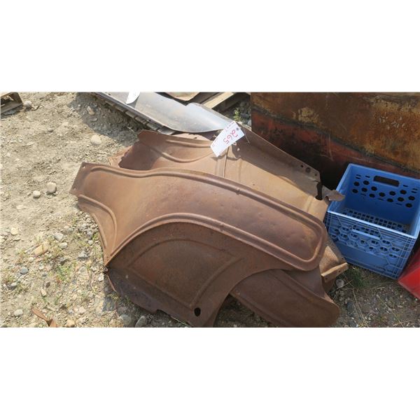 4 ford model A or T fenders & one side skirt.