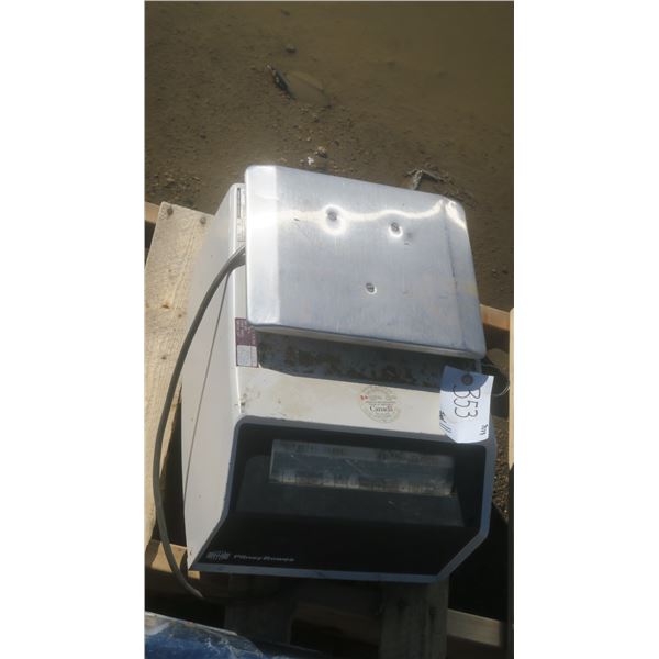 Pitney Bowes electric scale