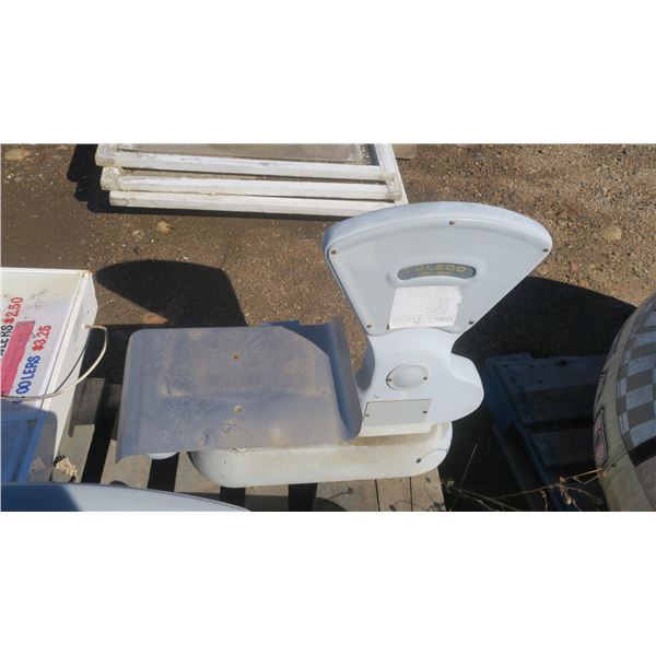 Large Toledo scale 18kg x 50g grey