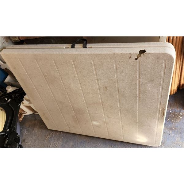 6Ft White Plastic Folding Table