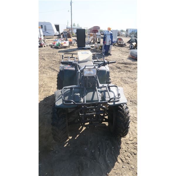 Kawasaki 300 quad 4x4 (runs but not tested)