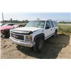 Image 1 : 1996 GMC Suburban 2500 White 4WD 1GKGK26R8TJ702466 (No Keys) Sold As Is - ODO: 301424km
