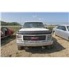 Image 2 : 1996 GMC Suburban 2500 White 4WD 1GKGK26R8TJ702466 (No Keys) Sold As Is - ODO: 301424km