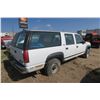 Image 4 : 1996 GMC Suburban 2500 White 4WD 1GKGK26R8TJ702466 (No Keys) Sold As Is - ODO: 301424km
