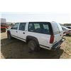 Image 5 : 1996 GMC Suburban 2500 White 4WD 1GKGK26R8TJ702466 (No Keys) Sold As Is - ODO: 301424km