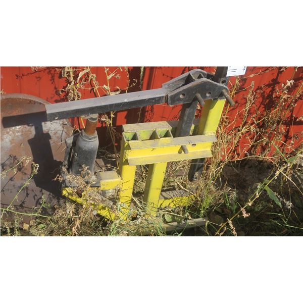 yellow & black hydraulic press