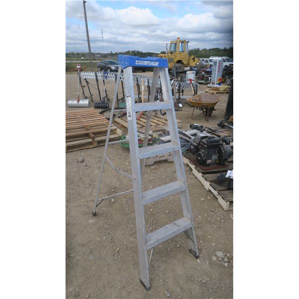 5 ft Alum step ladder