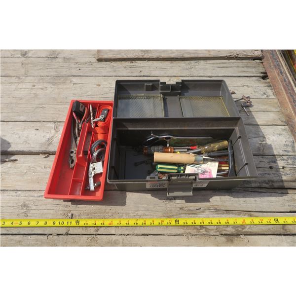 Rubbermaid Toolbox w/ Tools