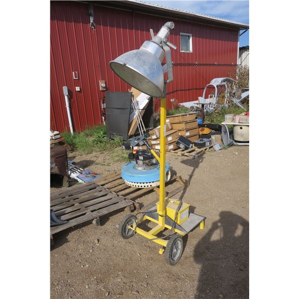 Portable 1000w Tower Light - yellow