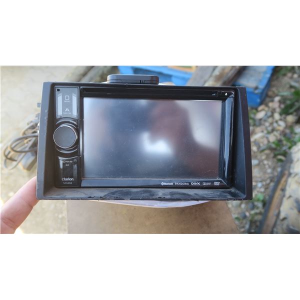 Clarion head unit NX-404 (working)