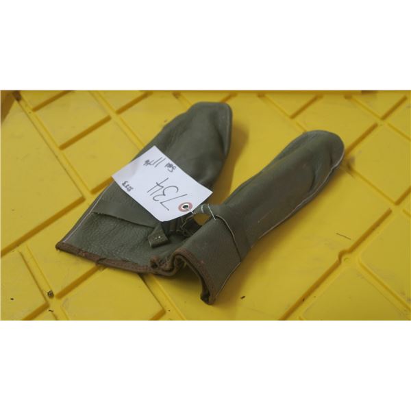 Military leather mitt's, green.