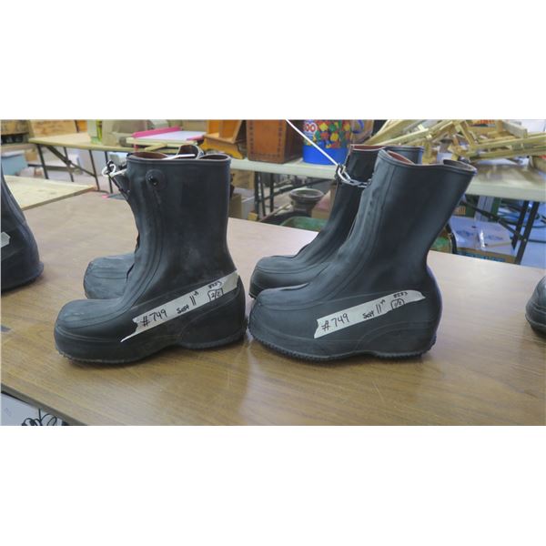 2 sets of military rubber boot covers, size 6