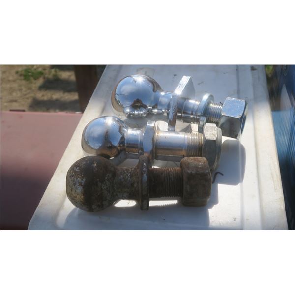 set of 3 ball hitches, 2-5/16", 2", 1-7/8"