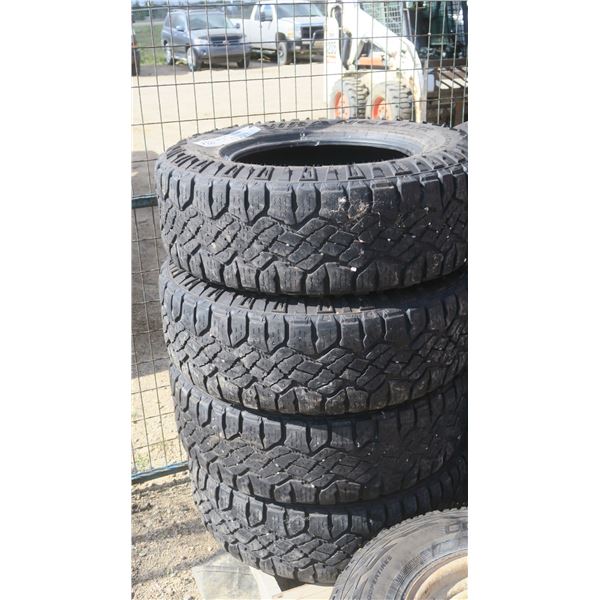 set of 4 goodyear wrangler Duratrac 265/70R17 M+S tires