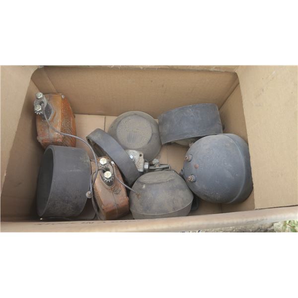 Box of misc. lights (7)