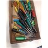 Image 2 : TRAY OF SCREWDRIVERS