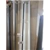 Image 2 : 6 RETRACTABLE SCREEN DOORS