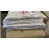 Image 2 : 4 NEW QUEEN SIZE BED SHEETS