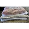 Image 2 : 4 NEW QUEEN SIZE BED SHEETS AND COMFORTER