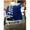 Image 2 : LOT OF CANUCKS AND HOCKEY COLLECTIBLES