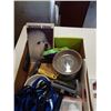 Image 2 : BOX OF PET SUPPLIES