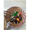 Image 2 : 2 BASKETS OF JEWELRY AND COLLECTIBLES