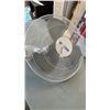 Image 2 : WALL MOUNTED 18" HURRICANE FAN WITH BRACKET WORKING