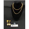 Image 1 : Gold Necklace and Pearl Drop Earrings